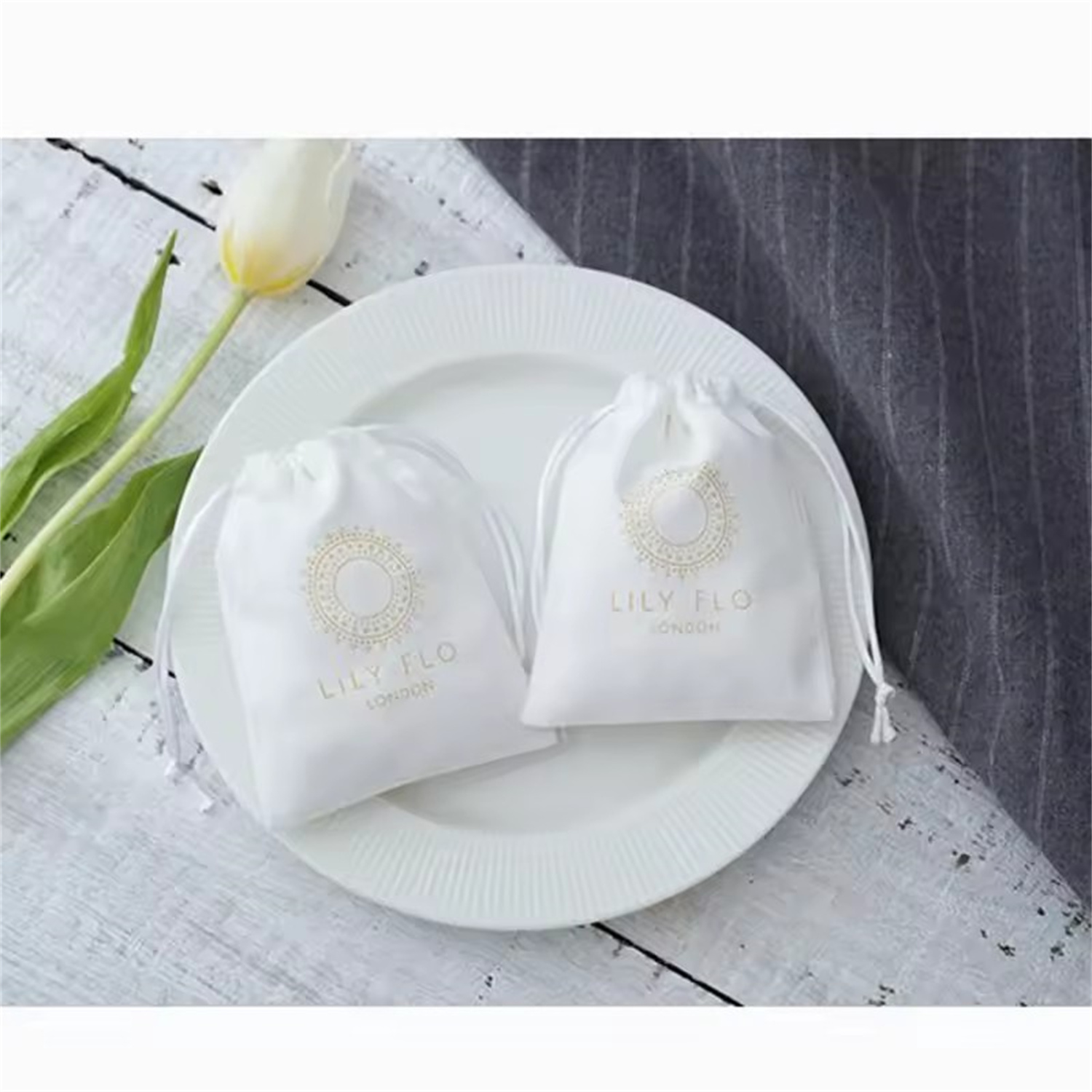 100 sacos de presente de flane - Party Favor Bag avaliação e preço