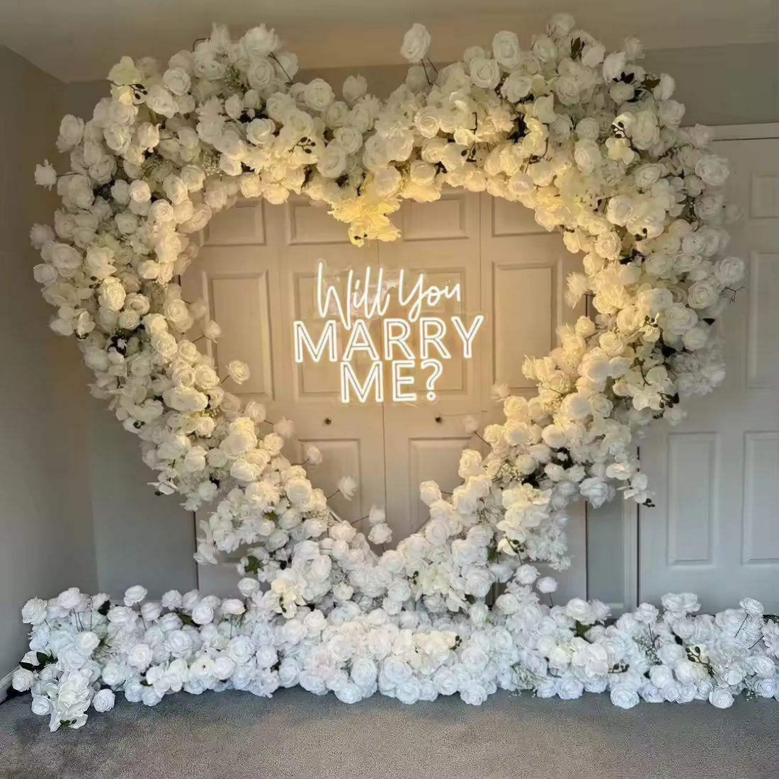 Arco de Flores em Forma de Cor - Event & Party Supply avaliação e preço